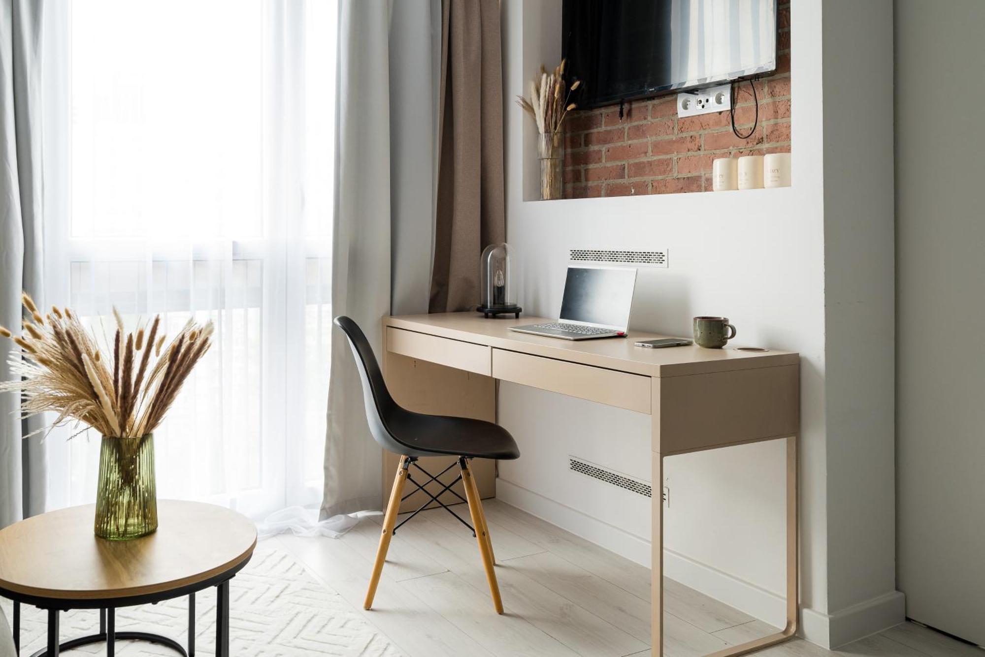 Апартаменти Charming Air-conditioned 950 M From Station, Bedroom & Separate Living *
