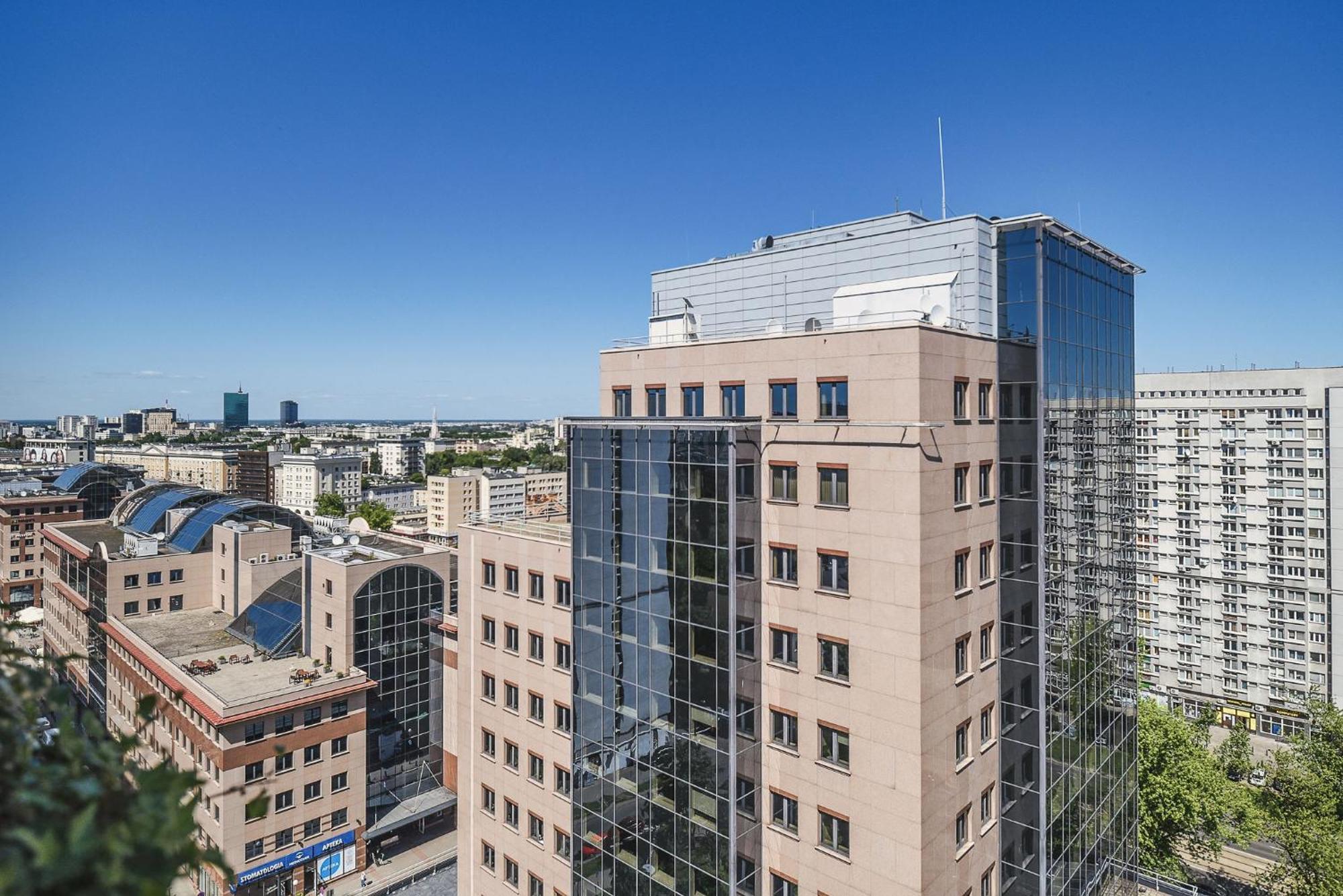 Апартаменти Charming Air-conditioned 950 M From Station, Bedroom & Separate Living