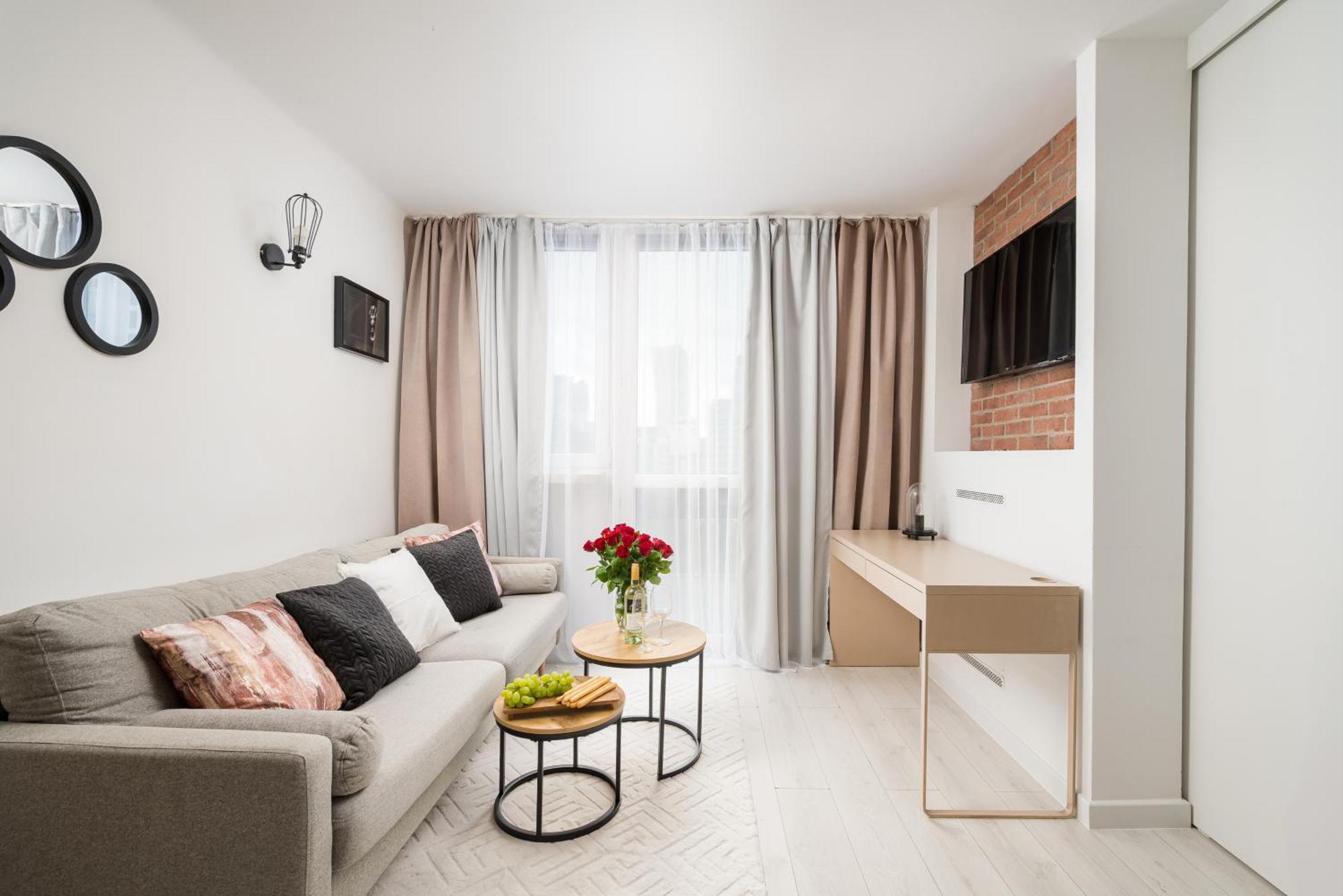 Charming Air-conditioned 950 M From Station, Bedroom & Separate Living Апартаменти *