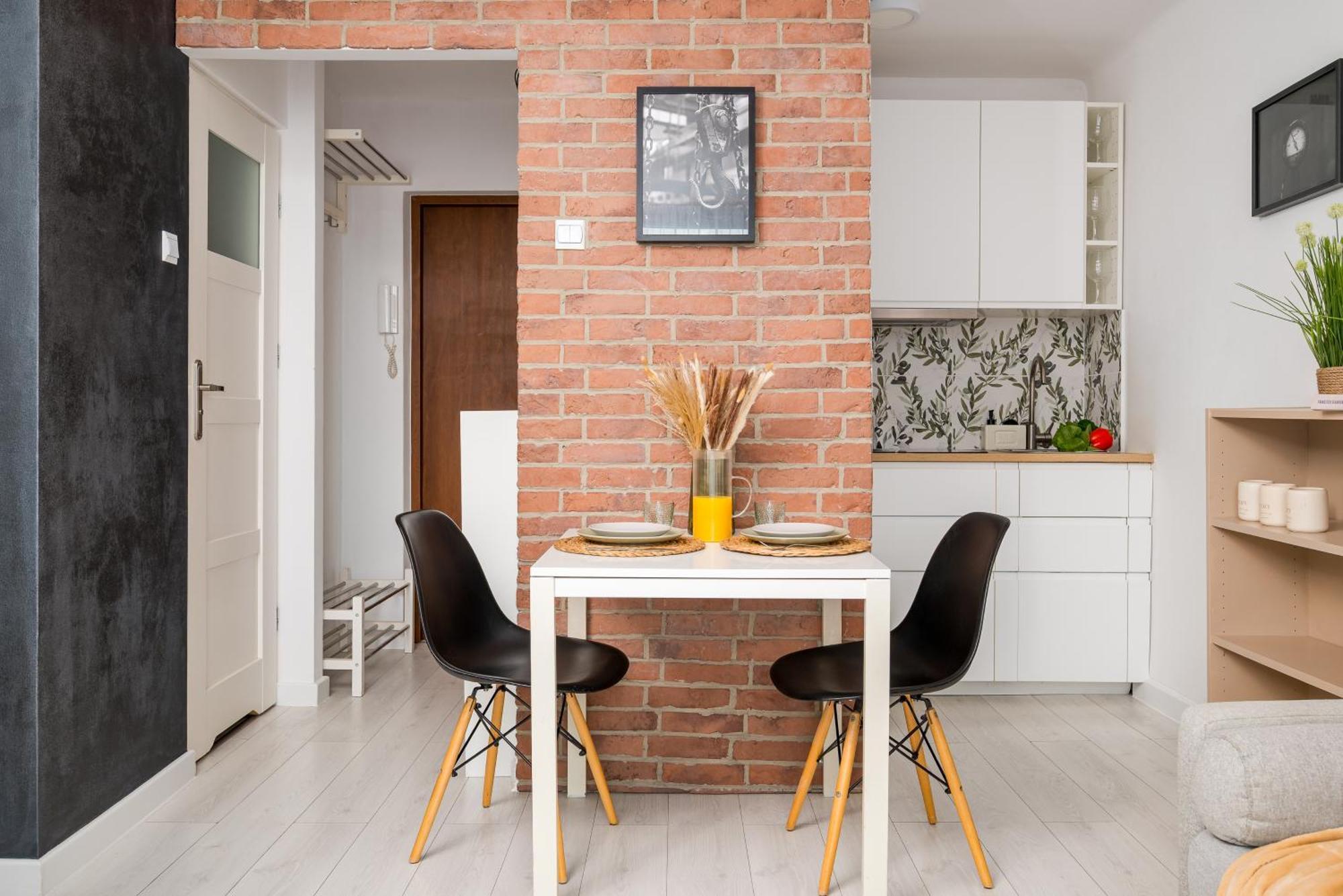 Charming Air-conditioned 950 M From Station, Bedroom & Separate Living Апартаменти *